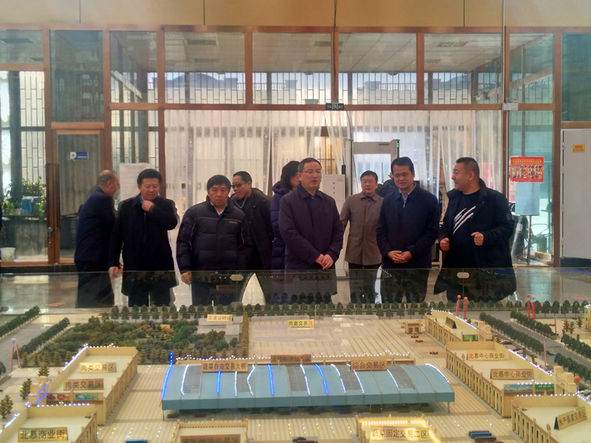 圖為，自治區常務(wù)副主席調研北慕_副本.jpg
